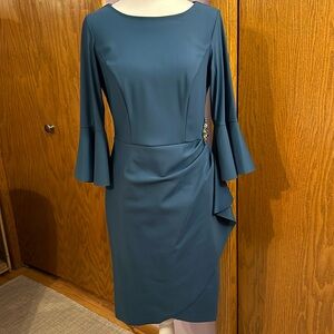 Alex Evenings size 6 bell sleeve sheath cocktail dress in teal.